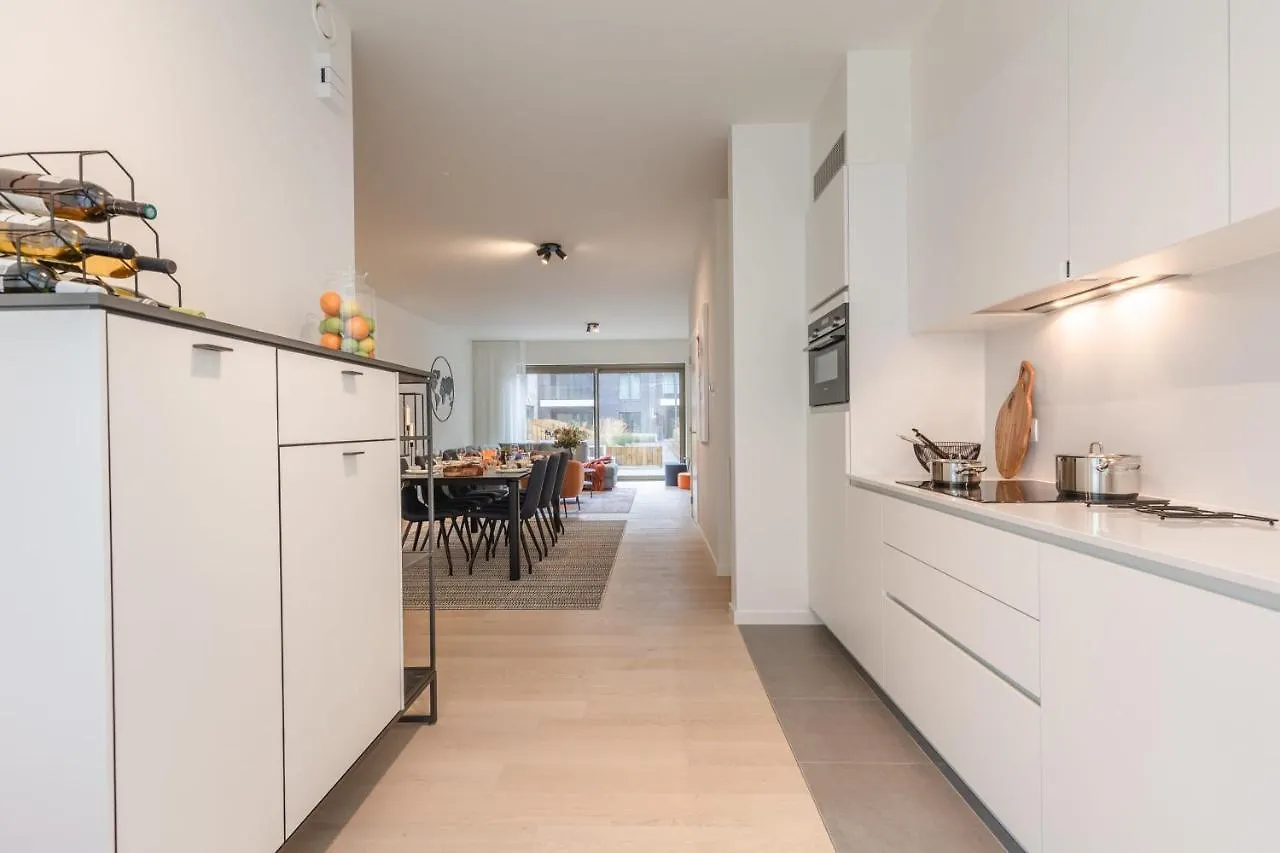 Holiday home Coastal Elegance: Beachside Retreat with Private Parking Villa Ostend