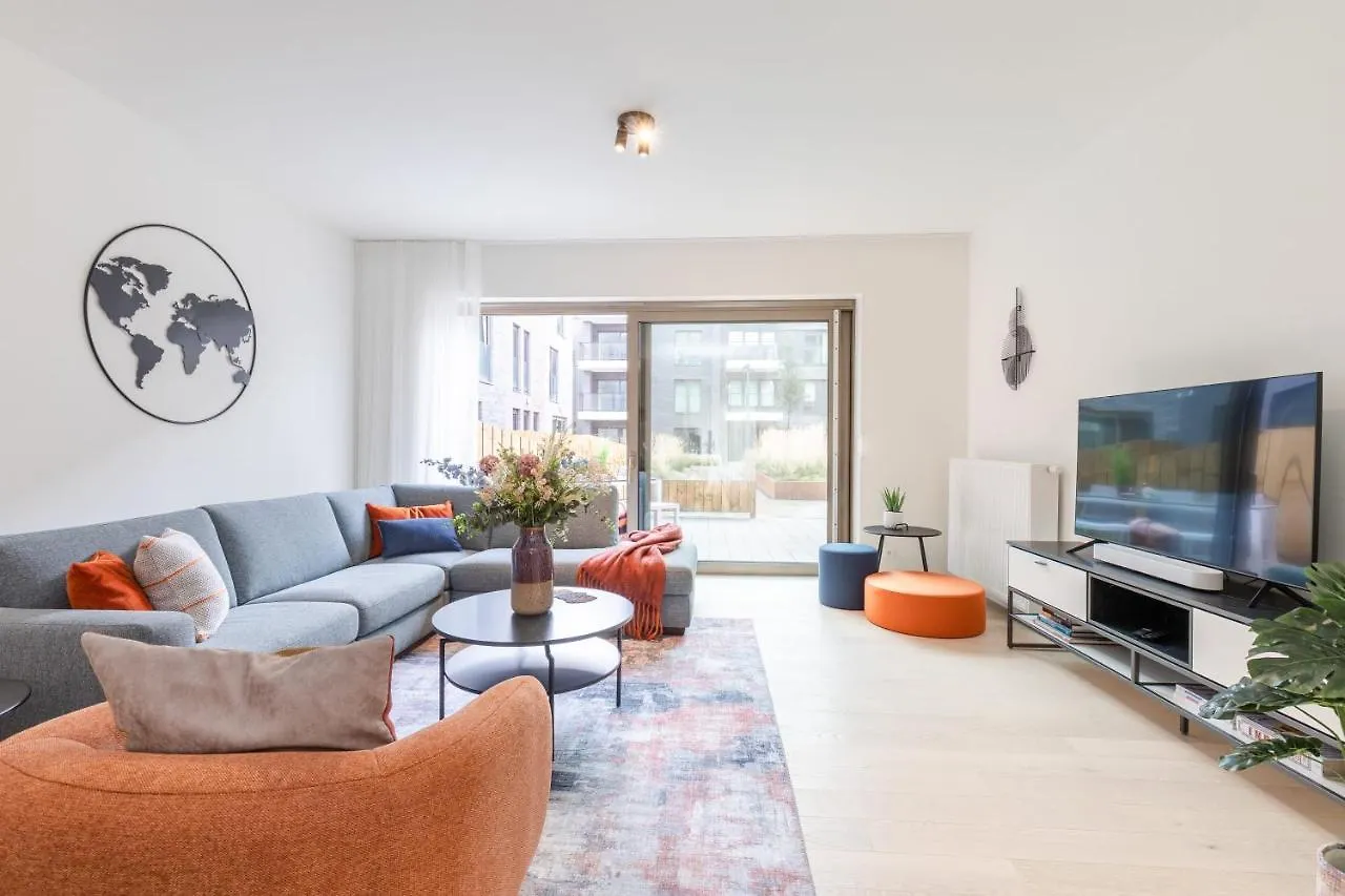 Huswell - New Holiday Home With Parking Near The Beach contacts