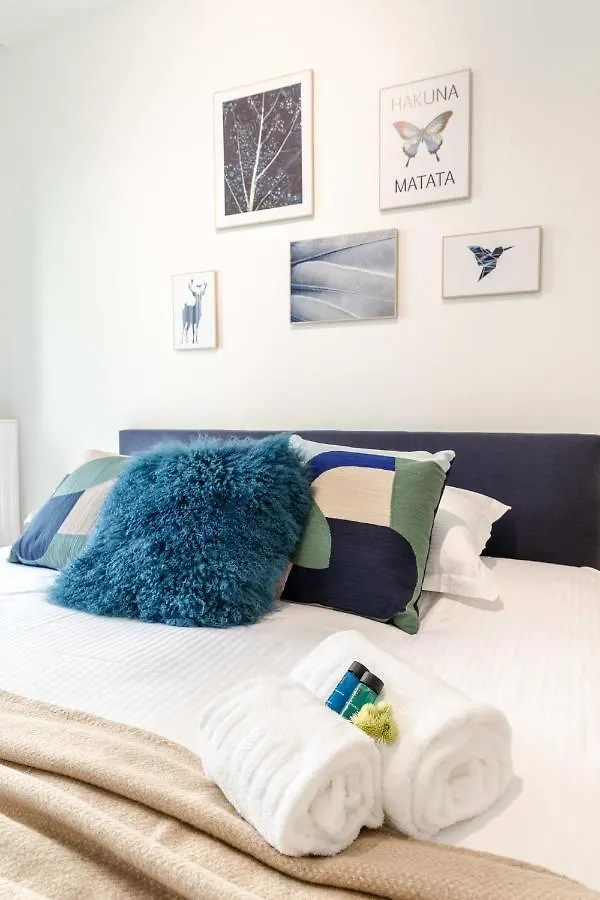 Coastal Elegance: Beachside Retreat with Private Parking Ostend Holiday home